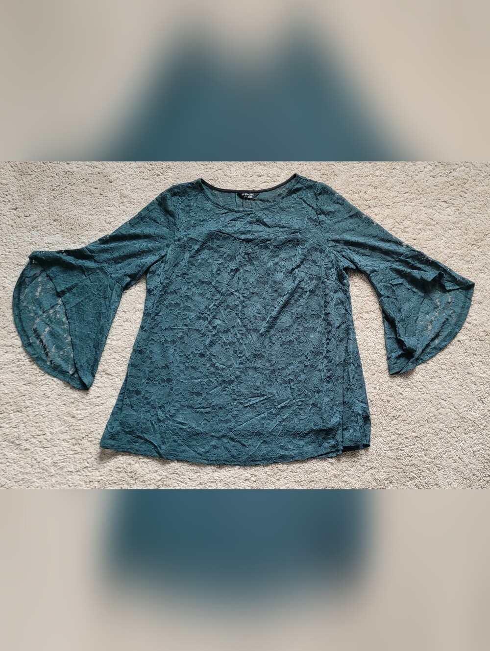 Bloomchic Green Floral Lace Blouse, Size 14-16, Bell Angel Sleeves. - Picture 6 of 6